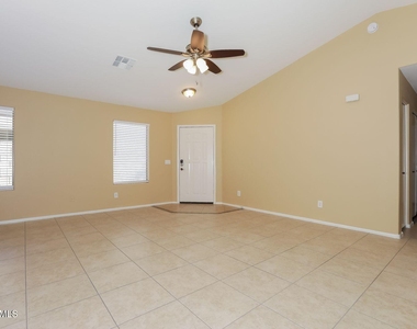 206 W Brangus Way - Photo Thumbnail 2