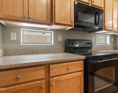 30153 N 71st Drive - Photo Thumbnail 11