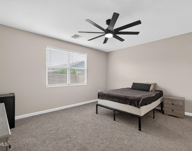 1823 W Sombra Avenue - Photo Thumbnail 15