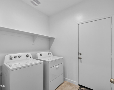 1823 W Sombra Avenue - Photo Thumbnail 29