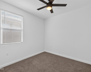1823 W Sombra Avenue - Photo Thumbnail 24