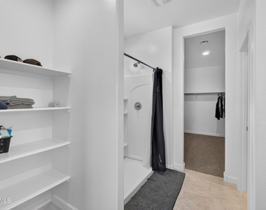 1823 W Sombra Avenue - Photo Thumbnail 18