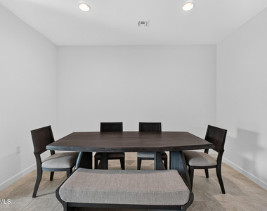 1823 W Sombra Avenue - Photo Thumbnail 12
