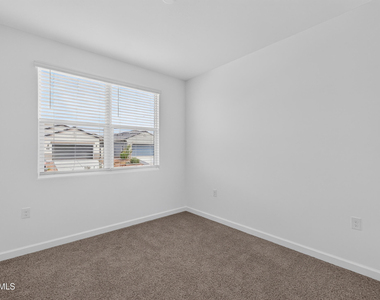 1823 W Sombra Avenue - Photo Thumbnail 22