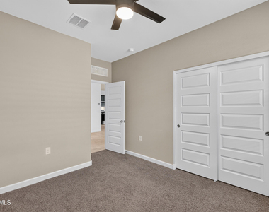 1823 W Sombra Avenue - Photo Thumbnail 27