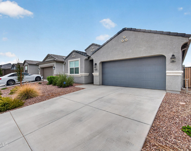 1823 W Sombra Avenue - Photo Thumbnail 3