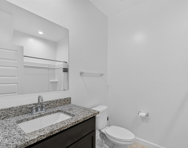 1823 W Sombra Avenue - Photo Thumbnail 23