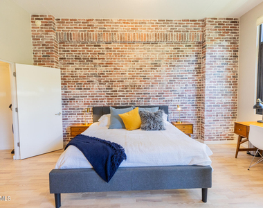 7301 E 3rd Avenue - Photo Thumbnail 8