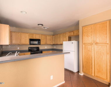 12221 W Aster Drive - Photo Thumbnail 7