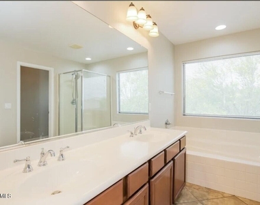 977 W Jersey Way - Photo Thumbnail 3