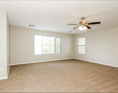 977 W Jersey Way - Photo Thumbnail 2