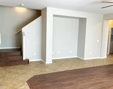 977 W Jersey Way - Photo Thumbnail 4