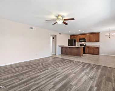 1241 N Granite Reef Road - Photo Thumbnail 6