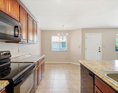 1241 N Granite Reef Road - Photo Thumbnail 14