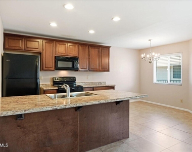 1241 N Granite Reef Road - Photo Thumbnail 12