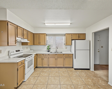 15611 N 22nd Street - Photo Thumbnail 7