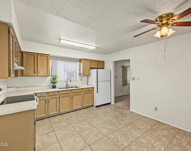 15611 N 22nd Street - Photo Thumbnail 8