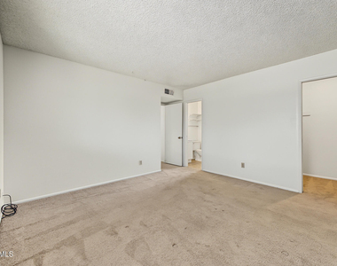 15611 N 22nd Street - Photo Thumbnail 12