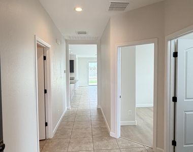 19081 N Piccolo Drive - Photo Thumbnail 3