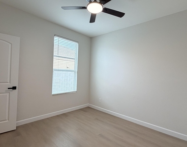 19081 N Piccolo Drive - Photo Thumbnail 14
