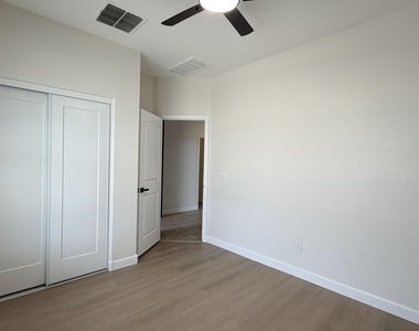 19081 N Piccolo Drive - Photo Thumbnail 5