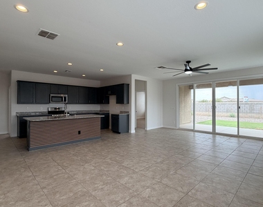 19081 N Piccolo Drive - Photo Thumbnail 12