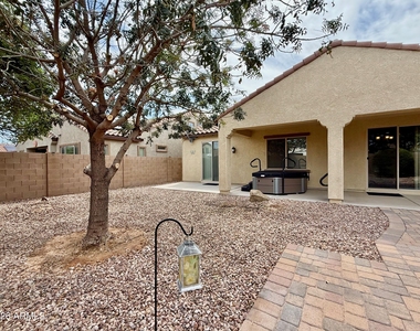 512 E Castle Rock Road - Photo Thumbnail 29