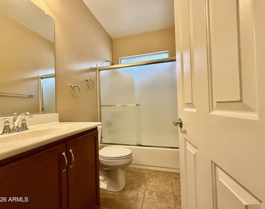 512 E Castle Rock Road - Photo Thumbnail 23
