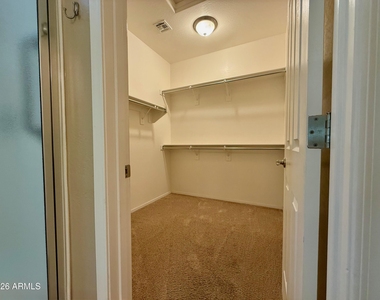 512 E Castle Rock Road - Photo Thumbnail 12