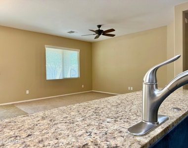 512 E Castle Rock Road - Photo Thumbnail 8