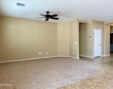 512 E Castle Rock Road - Photo Thumbnail 11