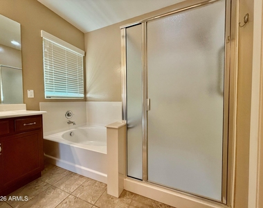 512 E Castle Rock Road - Photo Thumbnail 14