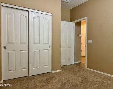 512 E Castle Rock Road - Photo Thumbnail 22