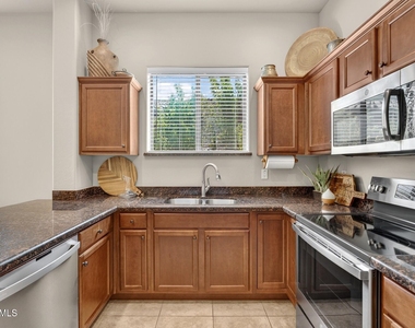 14247 N Ashbrook Drive - Photo Thumbnail 4