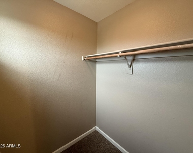 1011 E Redwood Drive - Photo Thumbnail 18