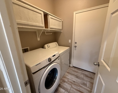 1011 E Redwood Drive - Photo Thumbnail 6