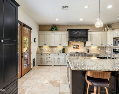 14402 N Medinan Drive - Photo Thumbnail 3