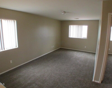 41401 W Pryor Lane - Photo Thumbnail 8