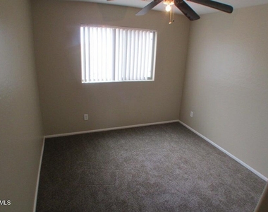 41401 W Pryor Lane - Photo Thumbnail 9