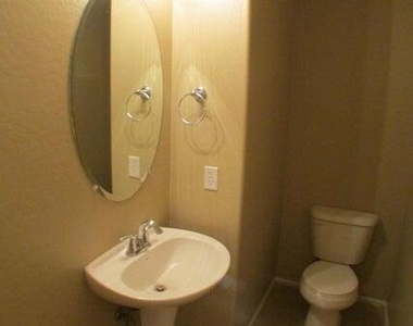 41401 W Pryor Lane - Photo Thumbnail 6