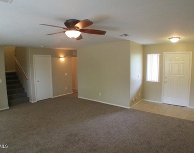 41401 W Pryor Lane - Photo Thumbnail 3