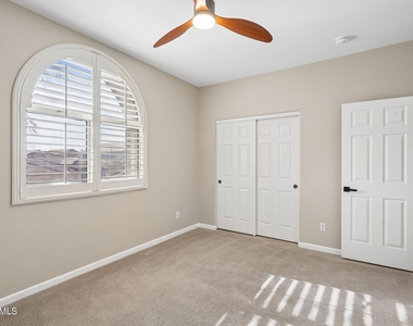 26645 N 42nd Street - Photo Thumbnail 33