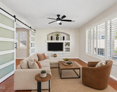 26645 N 42nd Street - Photo Thumbnail 6
