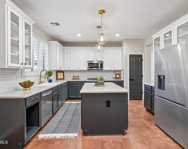 26645 N 42nd Street - Photo Thumbnail 15