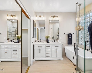 26645 N 42nd Street - Photo Thumbnail 38