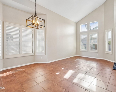 26645 N 42nd Street - Photo Thumbnail 7