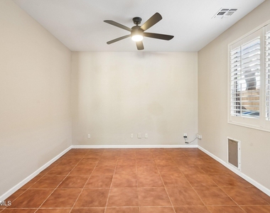 26645 N 42nd Street - Photo Thumbnail 22