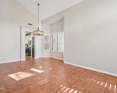 26645 N 42nd Street - Photo Thumbnail 9