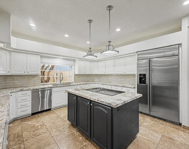 5812 W Del Lago Circle - Photo Thumbnail 22