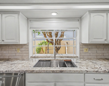 5812 W Del Lago Circle - Photo Thumbnail 23